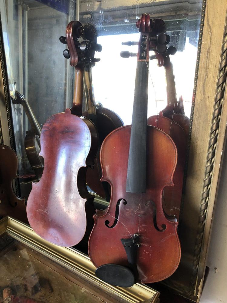 Antiquit__Brocante_Philippe_Fustemberg_Thouar__sur_Loire_violons_anciens+(1)-1920w