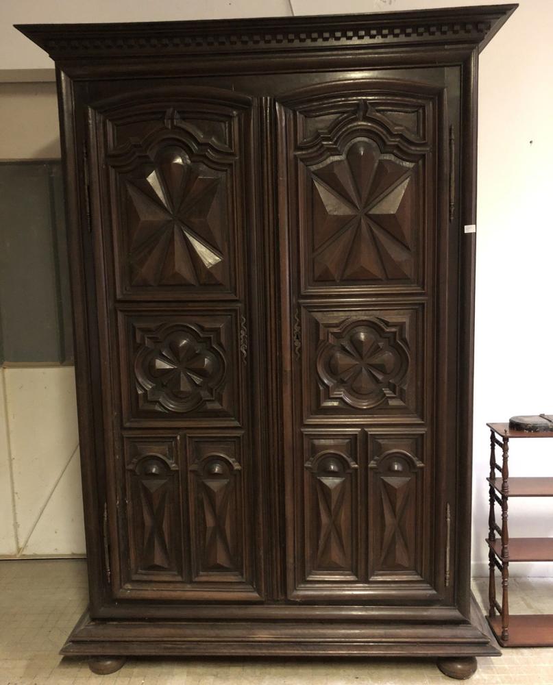 Antiquit__Brocante_Philippe_Fustemberg_Thouar__sur_Loire_Armoire_foncee